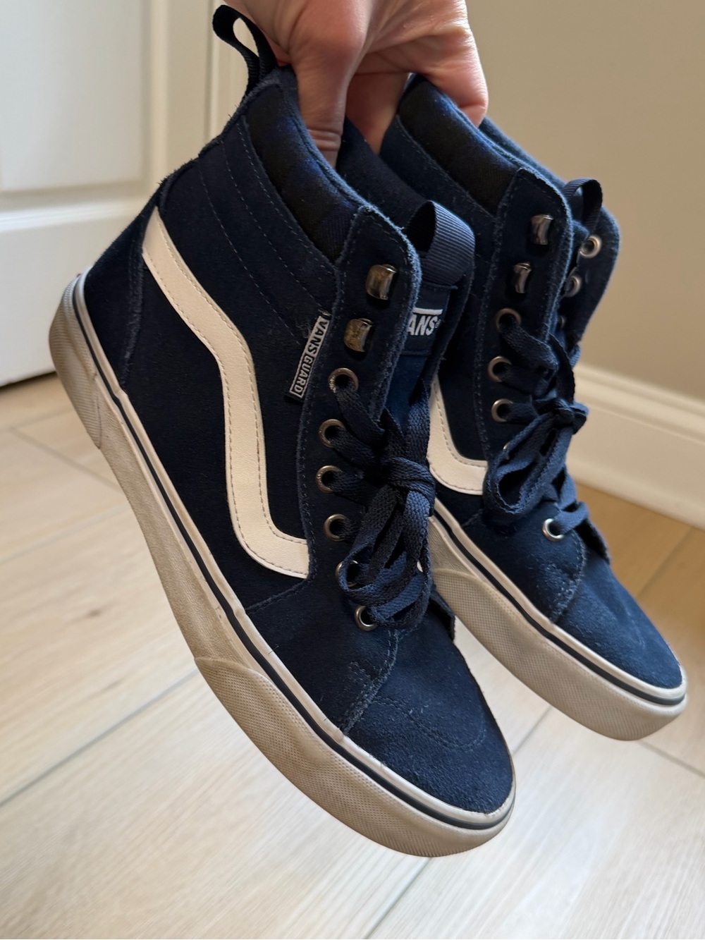 Men/Youth High Top Vans Sneakers size 7